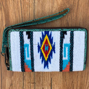 กระเป๋าสตางค์หนังสัตว์แบบตะวันตกลายนูนสีเทอร์ควอยส์สำหรับผู้หญิงกระเป๋าคลัทช์ใส่บัตรเครดิตหนังแท้ลายดอกไม้ - Product Image 2