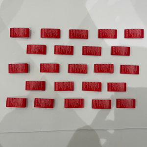 Etiquetas de Goma Ecológicas Personalizadas (PVC/Silicona) |   Parche Rectangular de Corte Recto con Relieve, Corte Láser, para Coser, Impreso con Serigrafía - Product Image 5