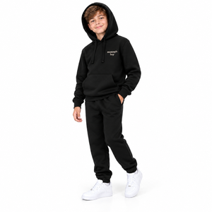 Conjunto Deportivo Personalizado para Niños, Sudadera con Capucha Bordada 'Mummy's Boy' y Pantalones Deportivos, Traje de Felpa para Niños, Venta al Por Mayor, OEM, ODM - Product Image 1