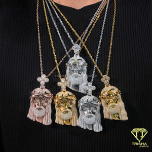Pendentif en moissanite sculpté en 3D de qualité supérieure, en argent sterling 925, avec un design audacieux de bijoux hip-hop - Product Image 3