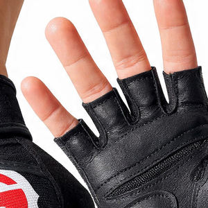 Gants en cuir PU demi-doigts avec support de poignet pour Cross-fit, musculation et entraînement sportif - Gants de gym légers et respirants - Product Image 4