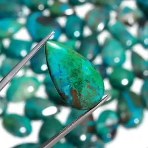 Elegante Cristal de Crisocola Pulido y Liso, Joyería de Estilo Bohemio, Gema Natural Azul Verde, Diseño Artesanal Hecho a Mano - Product Image 2