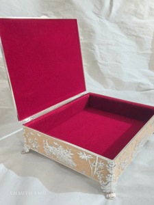Caja de Joyería Rectangular de Lujo Plateada con Diseño de Pavo Real, Estuche para Bisutería Esmaltado, Forro de Terciopelo, Compartimentos Divididos, Contenedor Multiusos para Regalo - Product Image 6