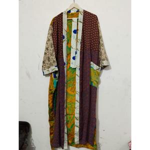 Robe de chambre longue en soie japonaise vintage pour femme, élégante, avec design patchwork, inspirée des saris indiens, style kimono, respirante et à séchage rapide - Product Image 4