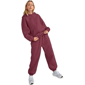 Ensemble sweat à capuche et jogging pour femme avec logo personnalisé, en molleton épais, tenue décontractée et confortable, style streetwear tendance - Product Image 4