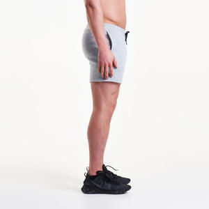 Pantalones cortos de color sólido para hombre, material suave al tacto, con diseño de logotipo personalizable y cintura elástica para mayor comodidad en verano, precio económico. - Product Image 2