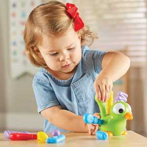 Nouveaux jouets éducatifs en plastique pour enfants unisexes de 0 à 24 mois, avec instructions d'utilisation, fabriqués au Vietnam par Dong Phuong, pour développer la motricité fine, collection Peacock Pals. - Product Image 3