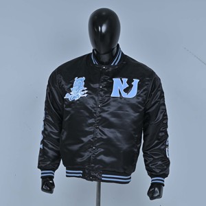 Chaqueta Varsity de Satén Vintage para Hombre, Personalizada con Letras, Corte Ajustado, Botones de Cuerno, Premium y de Alta Calidad OEM - Product Image 1