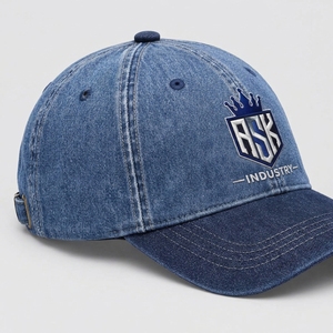 Gorra de béisbol premium con corona estructurada, visera curva, tela transpirable y cierre ajustable para un uso diario cómodo. - Product Image 4