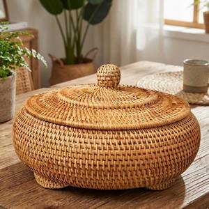 Panier de rangement modeste avec couvercle, idéal pour les essentiels de cuisine, les collations, l'organisation des comptoirs et des tables, vente en gros depuis l'Inde - Product Image 1