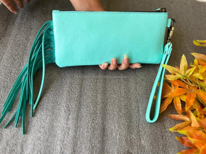 Bolso de mano de estilo occidental para mujer, Cartera de mano de piel turquesa con flecos, con cremallera - Product Image 5