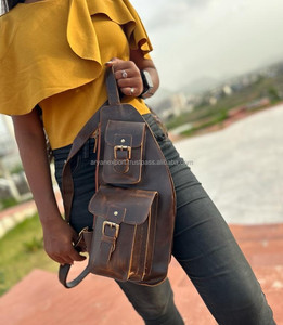 Nuevo estilo hecho a mano de grano completo de cuero Crunch estilo Vintage Unisex Sling Chest Made Unique Triangle Messenger Utility Cross Bags - Product Image 2