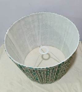 Abat-jour plissé Empire très demandé en tissu lin Anna pour lampe de chevet ou de bureau, avec douilles E27 et anneaux de fixation inférieurs. - Product Image 5