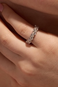 Bague d'éternité pour femme en or massif 14 carats avec diamant de laboratoire taille poire de luxe certifié IGI, 3,5 carats - Product Image 5