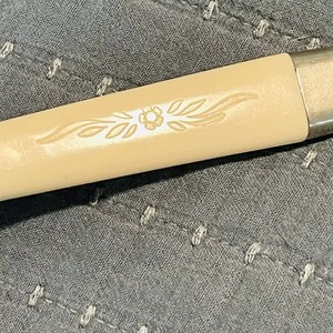 Increíble juego de quesos con un diseño de metal duradero que garantiza fiabilidad, ya sea que estés organizando una cena pequeña o una gran celebración. - Product Image 2