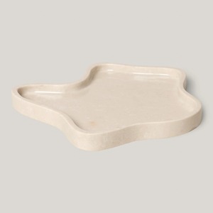Nouveau plateau en marbre blanc avec une forme irrégulière unique pour la décoration de table et les cadeaux - Product Image 1
