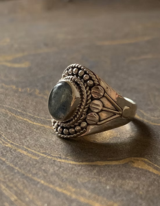 Designer Vintage Style <b>Ring</b> 925 Sterling Silver Oval Shape Blue <b>Labradorite</b> Band Big Statement Jewelry Supplier - Product Image 3