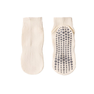 Wholesale Simple Style <b>Socks</b> Custom Logo Embroidered Heart <b>Grip</b> Pilates <b>Socks</b> Non Slip Yoga <b>Socks</b> for Women Multicolor - Product Image 4