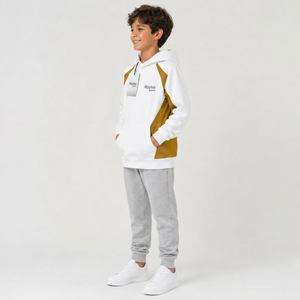 Sudadera con capucha para niños diseñada para brindar calidez, comodidad, flexibilidad y estilo, lo que la convierte ideal para uso casual y actividades al aire libre. - Product Image 3