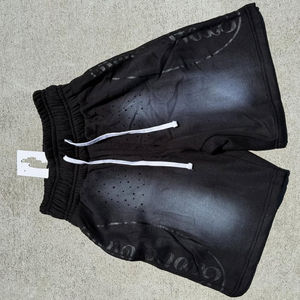 กางเกงยีนส์ขาสั้นเดนิมเอวสองชั้นสไตล์สตรีทแวร์แบบดิสเทรส ล้างสีแบบแอซิดวอช แต่งลายปะติดแบบวินเทจ สีซีดแบบซันเฟด สำหรับผู้ชาย สั่งทำได้ - Product Image 2