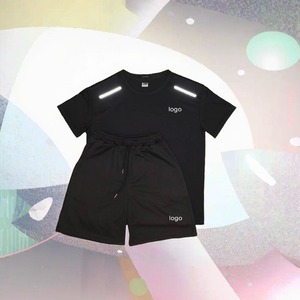 Ensemble T-shirt et short noir très demandé, haute qualité, logo personnalisé, impression en relief couleur unie, vente en gros pour hommes - Product Image 3