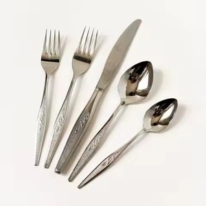 Premium Lifestyle <b>Dining</b> Collection Metal Cutlery <b>Set</b> for Contemporary Living <b>Spaces</b> - Product Image 1