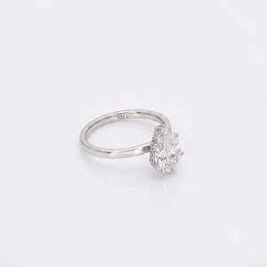 Anillo de Compromiso con Diamante Cultivado en Laboratorio de Corte Pera, 1.00 Ct, Claridad VS1, Color F, Oro Blanco Sólido de 18K, Certificado IGI, Estilo Halo Oculto - Product Image 3
