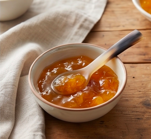 Cuillères à soupe rondes en corne naturelle, polies à la main, ambiance chaleureuse, légères, idéales pour les repas, les salades et l'utilisation sur la table - Product Image 5