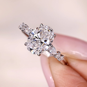 Anillo de Compromiso con Diamante Cultivado en Laboratorio de Corte Oval de Siete Piedras con Piedras Laterales en Forma de Pera, 1.65 Quilates, Oro de 14k, Joyería para Bodas y Fiestas - Product Image 5