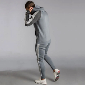 Ensemble jogging et sweat à capuche en molleton pour homme avec impression personnalisée |   Sweat-shirt à manches contrastées et pantalon de jogging fuselé |   Fournisseur de vêtements OEM ODM - Product Image 3