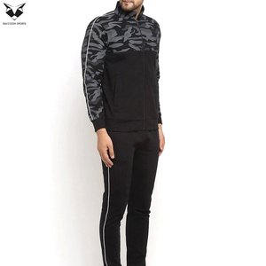 Conjunto Deportivo Negro para Hombre, Producto de la Más Alta Calidad, Tela de la Mejor Calidad, Sudadera con Cierre y Cuello Alto Personalizado - Product Image 4