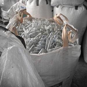 Oferta Especial: Escamas de Preformas de PET Trituradas, Materia Prima Reciclada de Preformas de Botellas de PET, Exportación a Granel a Mercados Globales - Product Image 5