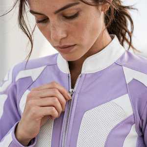 Combinaison de course moto une pièce pour femme en cuir violet et blanc, à blocs de couleur, manches longues - Product Image 6