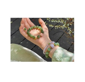Pulsera de Resina de Moda de Lujo con Acabado de Alta Calidad, Accesorio Premium para la Muñeca para Mujeres en Todo el Mundo - Product Image 2