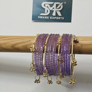 Juego de Brazaletes de Cristal de Cachemira Color Lavanda Púrpura de Lujo, con Dijes Dorados Ghungroo, Hechos a Mano, Joyería Étnica Tradicional de 16 Piezas para Mujer - Product Image 2