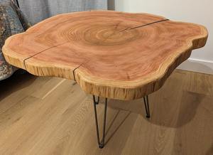 Mesa de Centro de Madera de Cedro Natural con Resina Epoxi, Patas de Metal con Diseño de Horquilla, Diseño Moderno, Hecha a Mano, Ecológica - Product Image 3