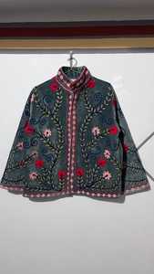 เสื้อแจ็คเก็ตซูซานีปักลายกำมะหยี่วินเทจคุณภาพสูง คอจีน ลายดอกไม้ งานแฮนด์เมด สไตล์โบฮีเมียน ทรงหลวม แขนยาว - Product Image 2