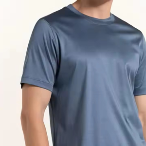 T-shirt en coton tendance pour homme, tissu léger et doux, imprimé graphique, vêtement décontracté pour la rue, tenue confortable pour tous les jours, design moderne et élégant - Product Image 4