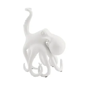 Sculpture décorative moderne en fer forgé faite à la main, élégante pièce de décoration résidentielle pour collections haut de gamme mondiales – Anneau circulaire - Product Image 1