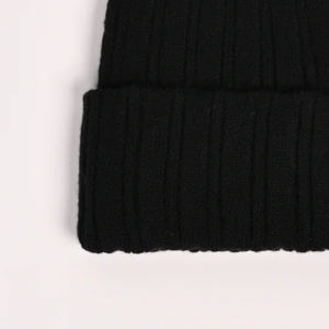 หมวกบีนนี่ไหมพรมแฟชั่นฤดูหนาวพิมพ์โลโก้ตามสั่ง คุณภาพสูง ลายแจ็คการ์ด ราคาสมเหตุสมผล - Product Image 3