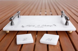 Bandeja rectangular personalizada de mármol de 11 pulgadas con asas y patas de latón, diseño de piedra veteadas de lujo, el mejor regalo para el Día de la Madre. - Product Image 4