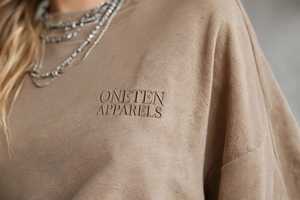 ชุดเซ็ต 2 ชิ้นสำหรับผู้หญิงจาก Oneten Apparels เสื้อคอกลมแขนสั้นทรงโอเวอร์ไซส์ และกางเกงขายาวทรงขากว้าง สีพื้น สไตล์ลำลอง - Product Image 6