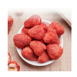 Fraises lyophilisées sans sucre ajouté, collation saine et croustillante, fournisseur du Vietnam - Product Image 1