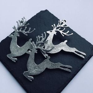 Juego de 2 Portavelas con Alas de Ángel Chapadas en Oro para Decoración de Mesa, Diseño Artesanal con Tema Religioso Minimalista - Product Image 2