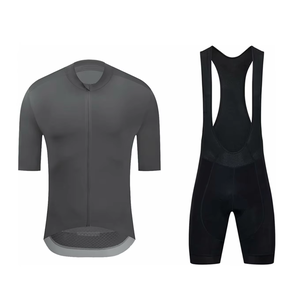 Ensemble de maillot de cyclisme personnalisé 2026 de haute qualité pour hommes avec short à bretelles respirant, dernière conception, ensembles uniformes avec logo personnalisé - Product Image 3