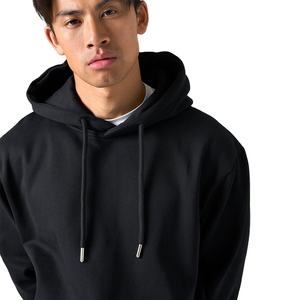 Sweat à capuche pour hommes personnalisé ODM de l'usine Sweat-shirt à capuche confortable en polyester/coton solide pour l'hiver par temps froid - Product Image 3