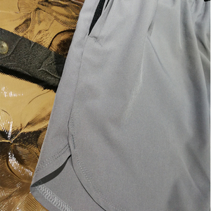 Pantalones cortos deportivos 2 en 1 personalizados, transpirables, de secado rápido, para entrenamiento, fitness, gimnasio, para hombre. - Product Image 5