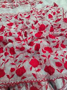 ผ้าออร์แกนซาเนื้อนุ่มสวยงาม พร้อมงานปักลายดอกไม้ด้วยด้ายสีแดง ชุดเสื้อผ้าสตรีที่เข้าชุดกับผ้าส่าหรี ผู้จัดจำหน่ายทั่วโลก ผู้ส่งออกจากอินเดีย - Product Image 4
