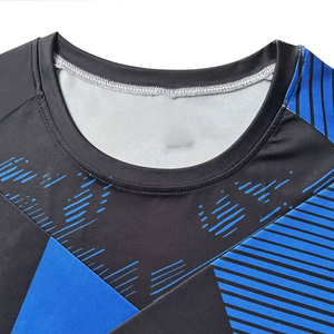 Rashguard pour homme adulte, design personnalisé, vêtements de protection solaire tendance, impression par sublimation, matière Spandex. - Product Image 3