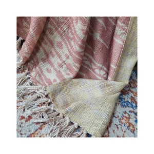 Manta de Algodón Tejido Rosa 50 x 70 Pulgadas 255 GSM 32 TC con Patrón Étnico y Borde con Flecos para Sofá, Salón, Textil del Hogar B2B - Product Image 6